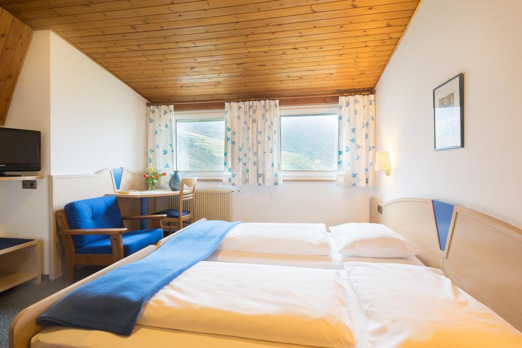 Hotel Rentschnerhof Bolzano Oda fotoğraf